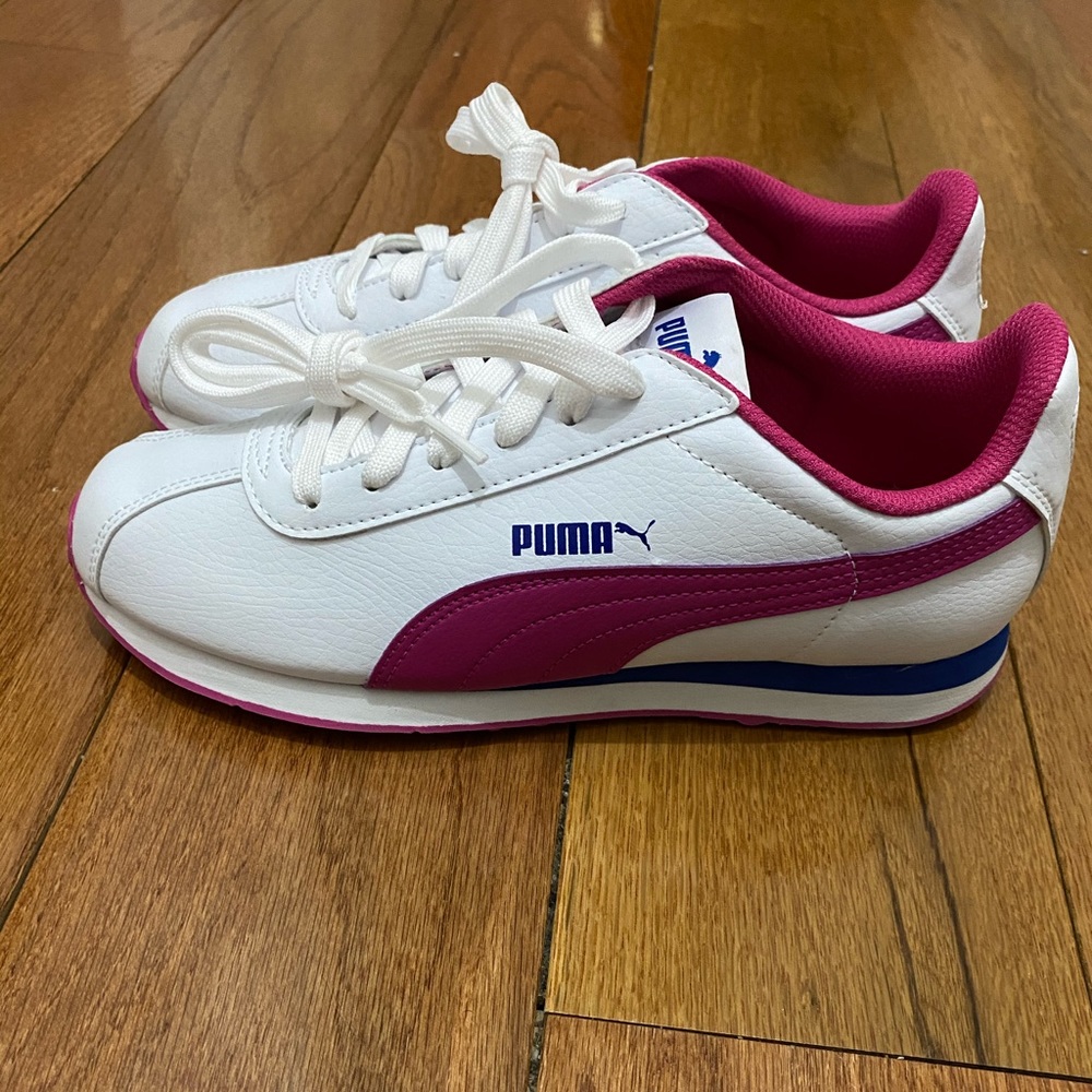 New Pumas. Never worn.